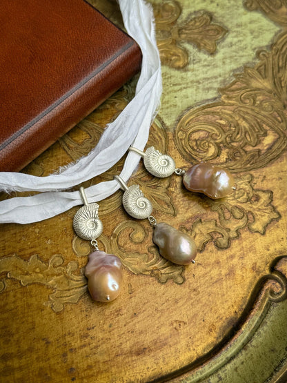 AMMONITE & BAROQUE PEARL PENDANT - Relic