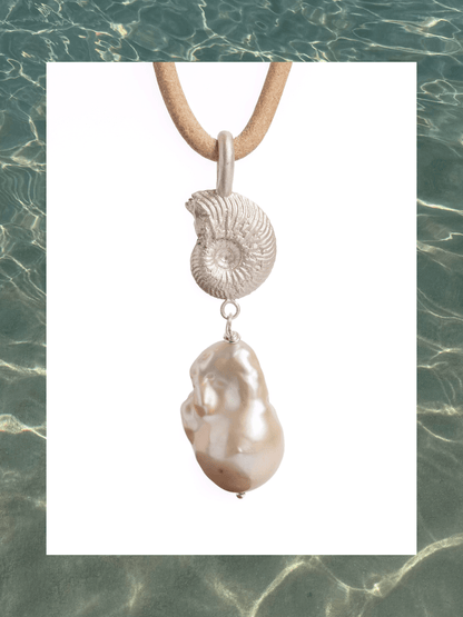 AMMONITE & BAROQUE PEARL PENDANT - Relic