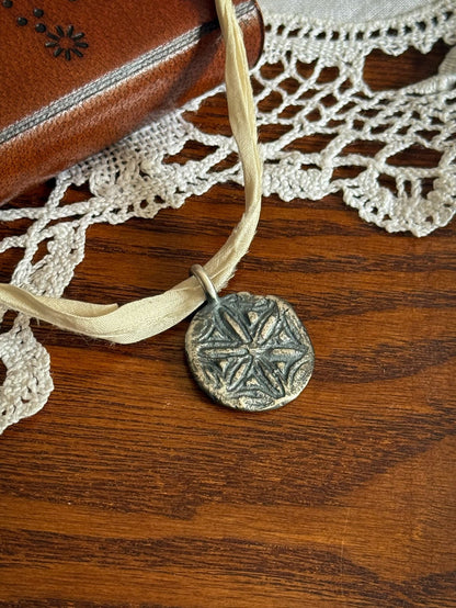 HEXAFOIL & CINQUEFOIL REVERSIBLE AMULET PENDANT - Relic