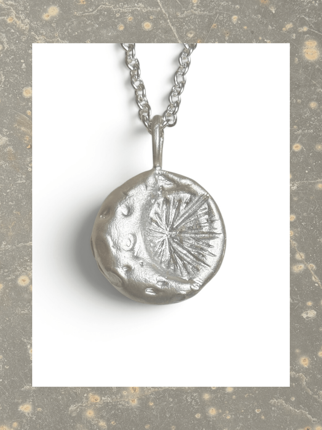 MIDNIGHT RADIANCE TALISMAN PENDANT - Relic