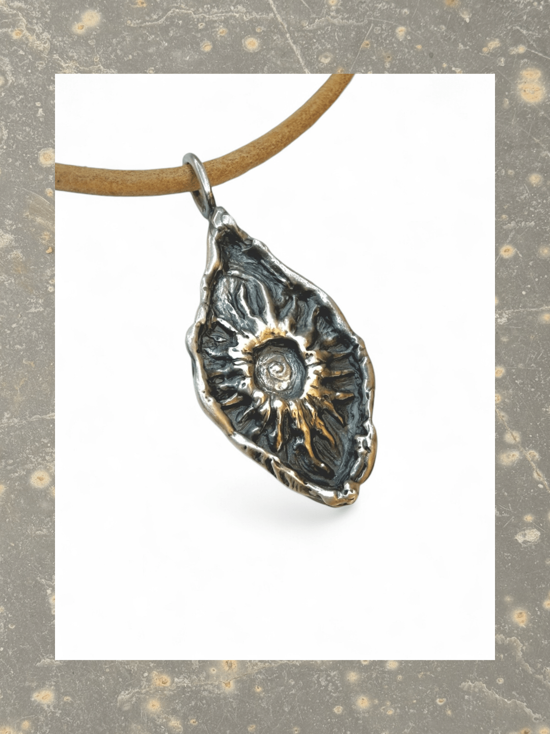SOLHARA TALISMAN PENDANT - Relic